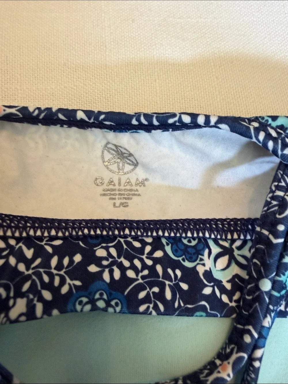GAIAM Navy Blue & White Printed Athletic Top & Boy Shorts